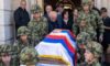 I dënuari për gjenocid, Ratko Mlladiq, u varros me nderime shtetërore – ceremonia u drejtua nga Patriarku Porfirije