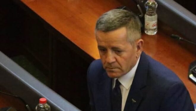 Remi kërkon koalicion VV-PDK-Komunitet joshumicë: Albin Kurti çelësi është në duart tua