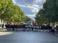 Tifo-grupet protestojnë në Prishtinë në mbështetje të ish-krerëve të UÇK-së Tifo-grupet protestojnë në Prishtinë në mbështetje të ish-krerëve të UÇK-së
