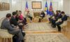 Presidentja kërkon rikthimin e Dialogut Strategjik me SHBA-në dhe dekoron senatoren Shaheen, “synim anëtarësimi në NATO” Presidentja kërkon rikthimin e Dialogut Strategjik me SHBA-në dhe dekoron senatoren Shaheen, “synim anëtarësimi në NATO”