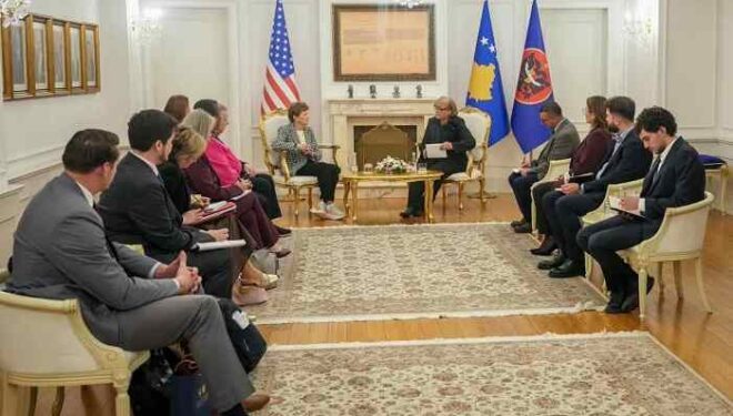 Presidentja kërkon rikthimin e Dialogut Strategjik me SHBA-në dhe dekoron senatoren Shaheen, “synim anëtarësimi në NATO”
