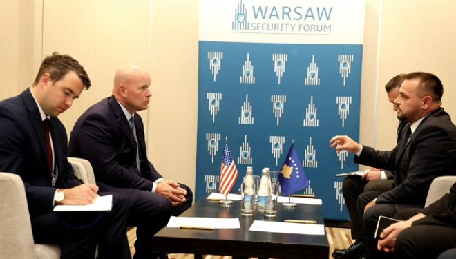 Maqedonci diskuton me ambasadorin amerikan për anëtarësimin e Kosovës në NATO dhe bashkëpunimin në Bondsteel