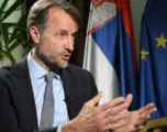 Delegacioni i BE në Serbi i brengosur nga incidentet e dhunshme gjatë zgjedhjeve: U bëjmë thirrje palëve për qetësi