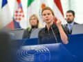 Rama kërcënoi protestuesit se do iu ndalohet hyrja në BE, reagimi i eurodeputetes: Mos u dekurajoni, vijoni tubimet paqësore Rama kërcënoi protestuesit se do iu ndalohet hyrja në BE, reagimi i eurodeputetes: Mos u dekurajoni, vijoni tubimet paqësore
