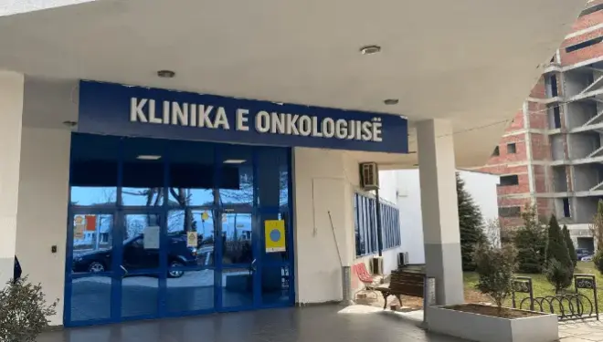 Vdes pacientja me kancer të gjirit që mbeti katër muaj pa terapi
