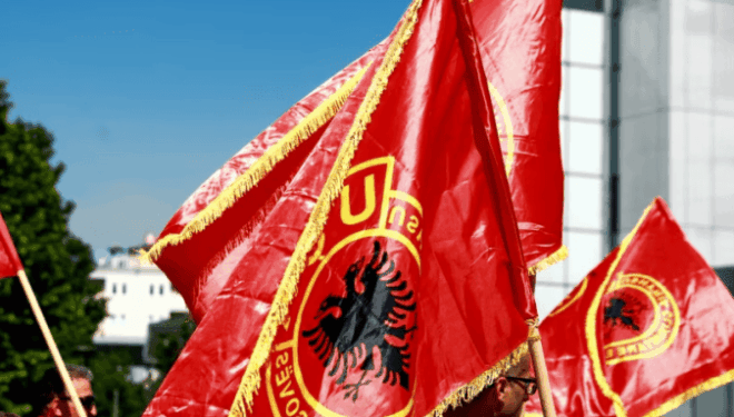 Reagojnë veteranët: Kurti e Sveçla dje e goditën UÇK-në me uniformën e shtetit