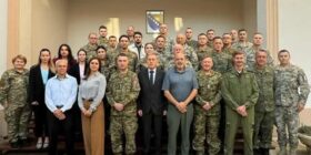 Pesë oficerë të FSK-së trajnohen në Bosnje nga Ushtria Kanadeze
