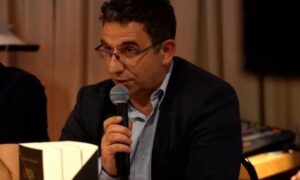 Gazetari thotë se RTK e largoi nga puna për shkak të postimeve në Facebook