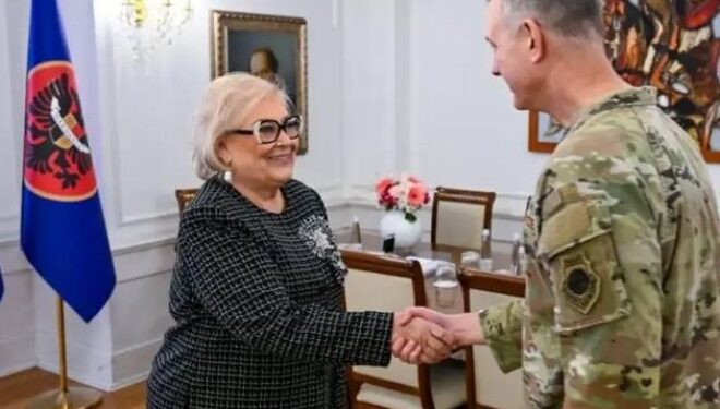 Shiroka-Pula takohet me komandantin suprem të NATO-s në Evropë, në fokus siguria në Kosovë