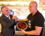 Haradinaj me urim të veçantë për 65-vjetorin e Ahmet Isufit: “Faleminderit, Komandant, për shërbimin ndaj Atdheut!”