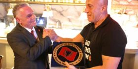 Haradinaj me urim të veçantë për 65-vjetorin e Ahmet Isufit: “Faleminderit, Komandant, për shërbimin ndaj Atdheut!”
