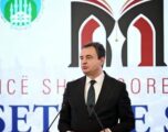 Kurti: Medresetë në Kosovë dhe Shqipëri funksionojnë lirshëm si shkolla fetare dhe institucione edukative e shkencore