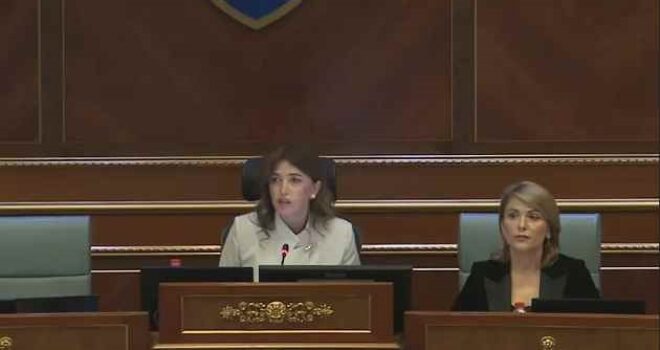 Haxhiu thirrje protestuesve: Ruajeni qetësinë, dhuna dëmton kauzën