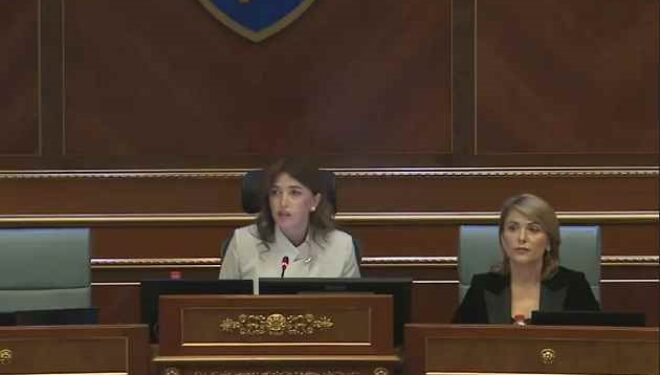 Haxhiu thirrje protestuesve: Ruajeni qetësinë, dhuna dëmton kauzën
