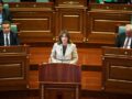 Haxhiu mbron Gërvallën: Dorëheqja është dorëzim, në Kosovë ka policë, prokurorë e gjyqtarë që thonë ‘n’martesë ka dajak’ Haxhiu mbron Gërvallën: Dorëheqja është dorëzim, në Kosovë ka policë, prokurorë e gjyqtarë që thonë ‘n’martesë ka dajak’