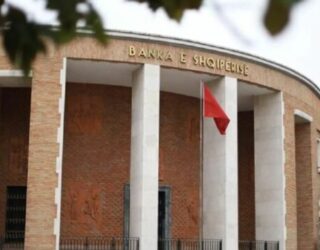 Banka e Shqipërisë reagon pas dëmtimeve nga protestat: Depozitat dhe kursimet e qytetarëve janë të sigurta