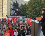 Haziri nga protesta: Rini e Kosovës, hallall ju qoftë gjaku i babës tem