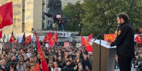 Haziri nga protesta: Rini e Kosovës, hallall ju qoftë gjaku i babës tem
