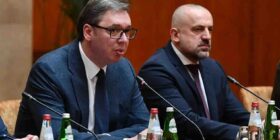 BE-ja e shqetësuar për praninë e Radoiçiçit në tubimin e SNS-së, kërkon drejtësi për Banjskën