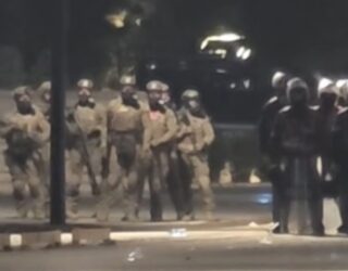 Protesta në Tiranë përplasje mes protestuesve dhe policisë, RENEA vendoset sërish te Kryeministria për të tretën natë