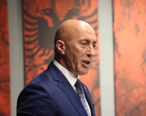 Haradinaj për rezultatet e zgjedhjeve në Serbi: Janë të këqij aq sa ish-pushteti – por këtyre bota iu jep një mundësi dhe kjo është rrezik për Kosovën