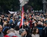 Ambasada e SHBA-së deklarohet për zgjedhjet në Serbi që përmbysën Vuçiqin: I gëzohemi tranzicionit të rregullt të pushtetit