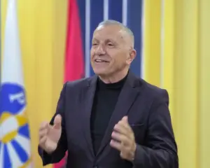 Kamberi: Kemi siguruar dy mandate, jemi në garë për të tretin