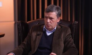 Djali i Adem Demaçit, Shqiptari, gati t’i futet politikës: Me intelektualë të tjerë do përpiqemi ta themelojmë një iniciativë