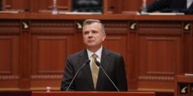 Balla paralajmëron ndryshimet kushtetuese në Shqipëri: Të ulim numrin e deputetëve nga 140 në 101